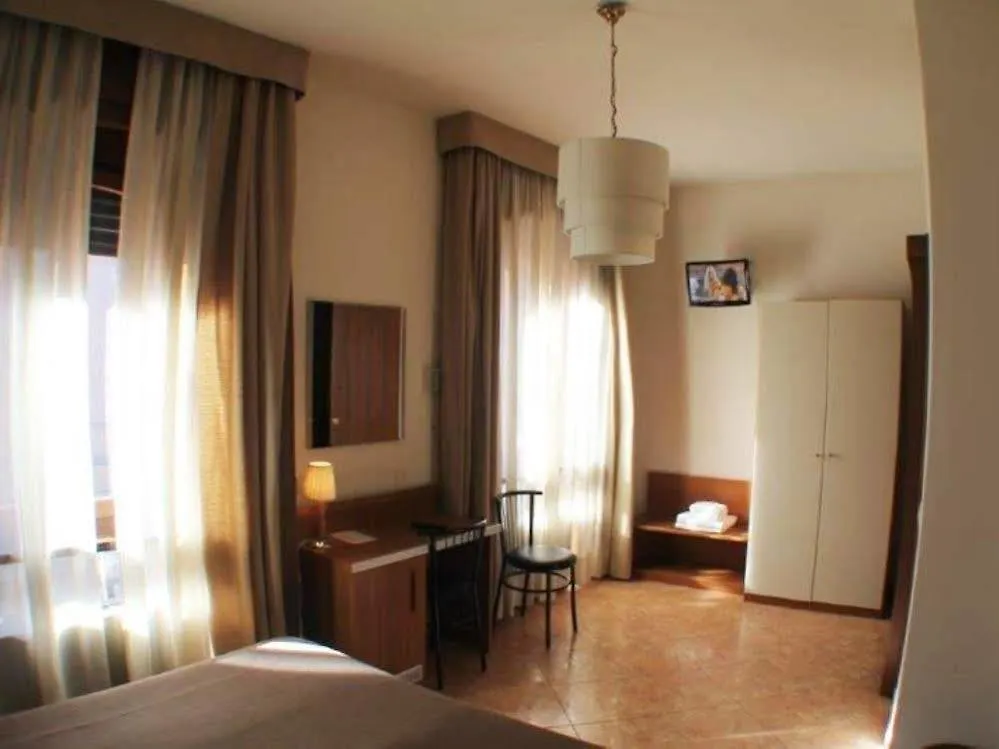 Hotel Ares Milano