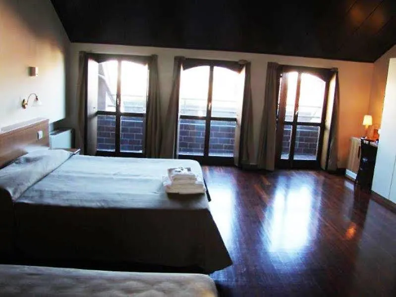 Hotel Ares Milano 3*, Milan