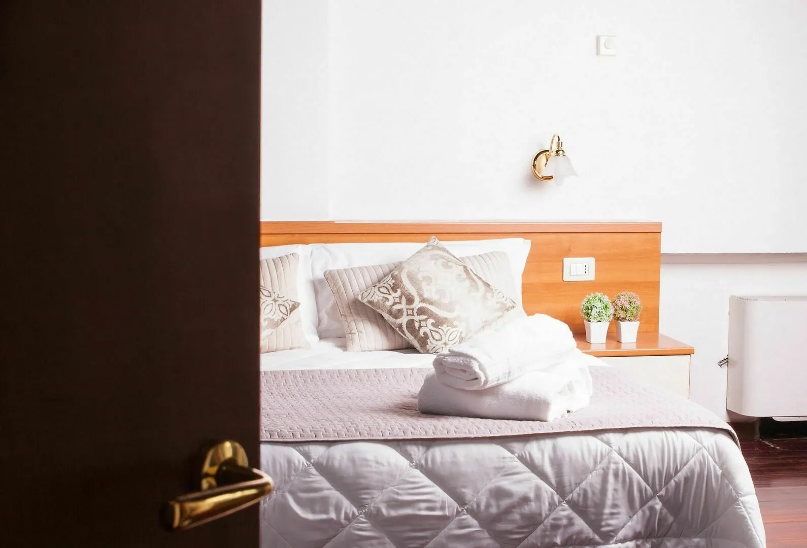 ***  Hotel Ares Milano Olaszország